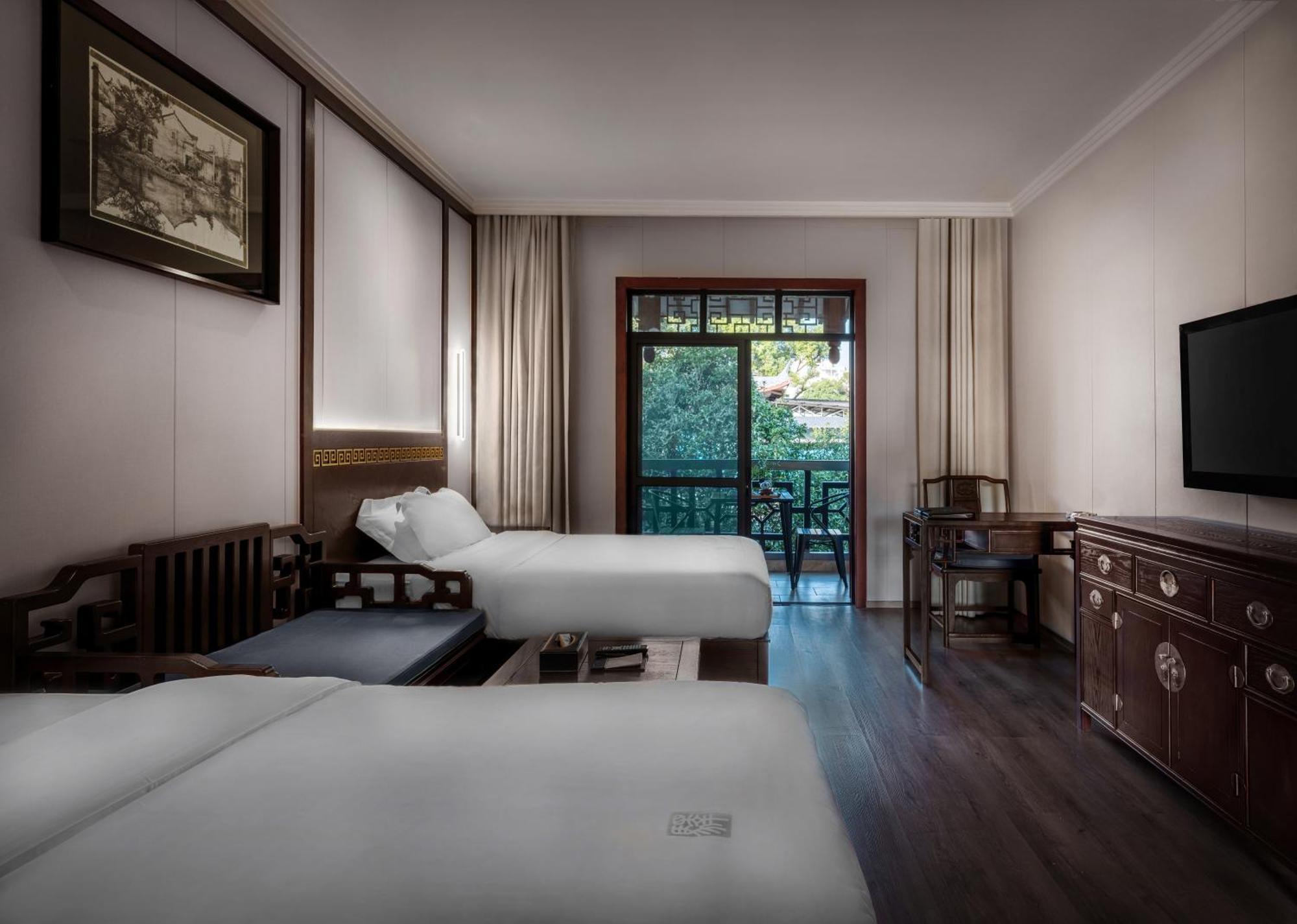 Guilin Yi Characteristic Hotel Coltd Экстерьер фото